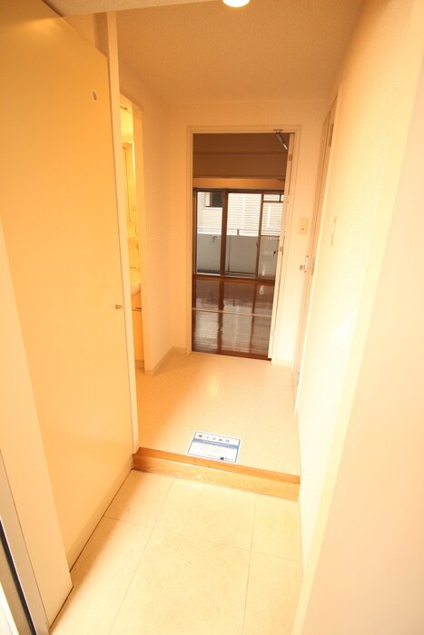物件内観写真15　(廊下)