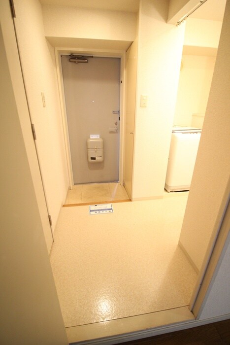 物件内観写真16　(玄関)