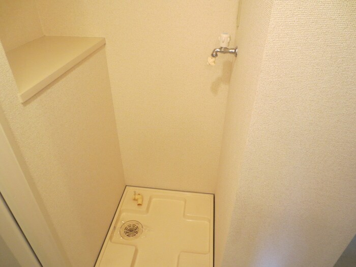 物件内観写真17　(洗濯機置場)