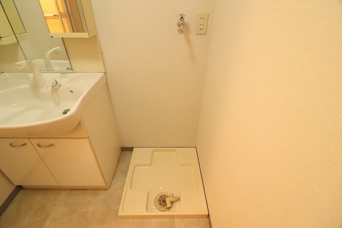 物件内観写真17　(洗濯機置場)