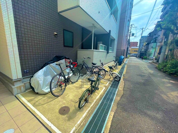 物件外観写真2　(駐輪場)