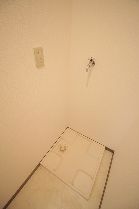 物件内観写真14　(洗濯機置場)