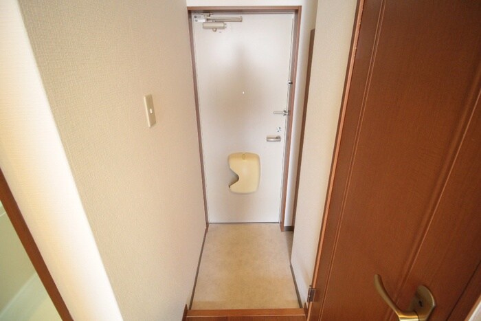 物件内観写真17　(玄関)
