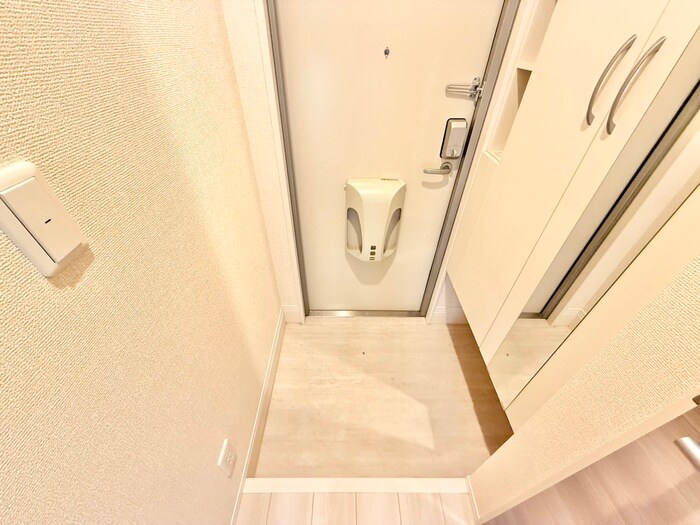 物件内観写真17　(玄関)