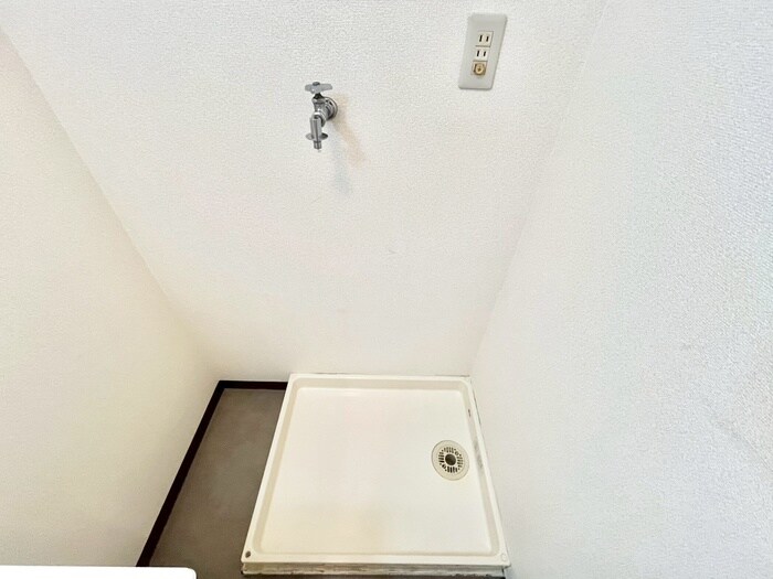 物件内観写真15　(洗濯機置場)