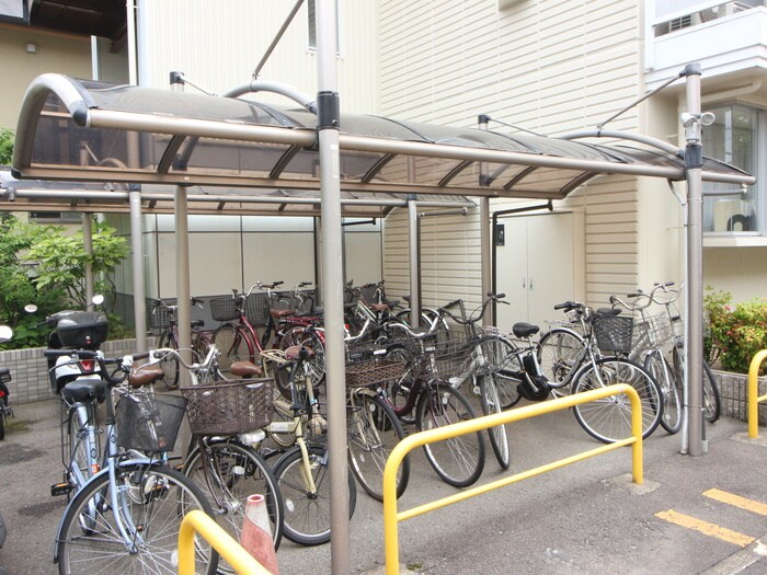 物件外観写真3　(駐輪場)