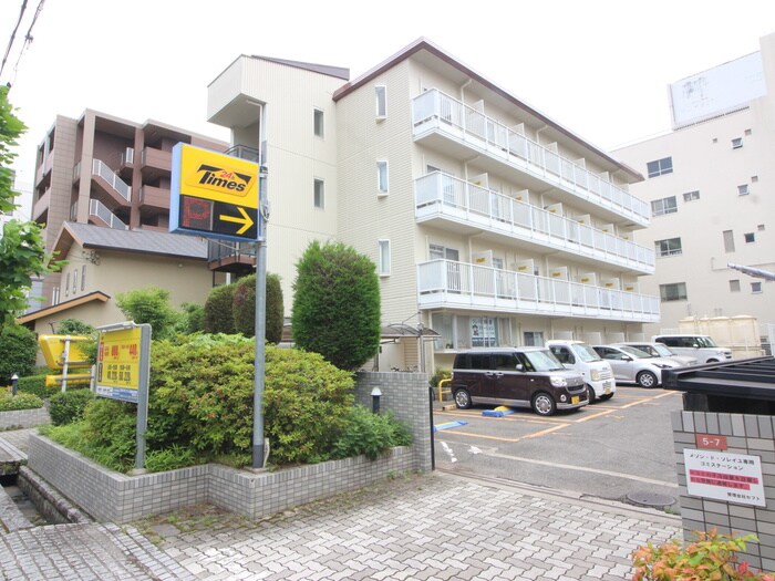 物件外観写真4　(駐車場)