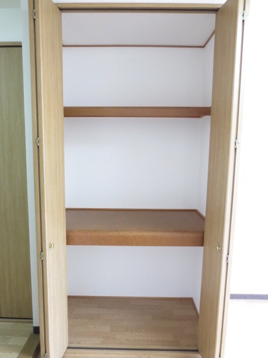 物件内観写真16　(収納)