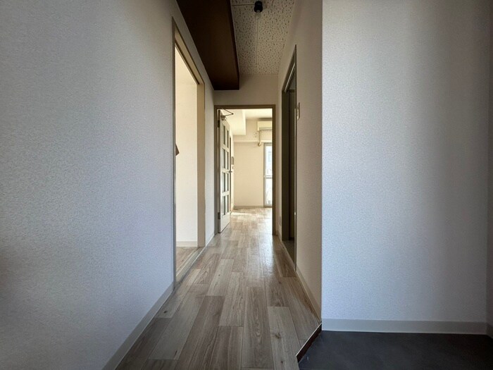 物件内観写真15　(廊下)