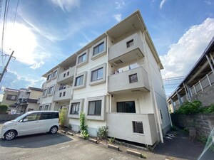 ヴァンドームカツラ外観写真
