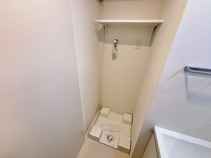 物件内観写真12　(洗濯機置場)