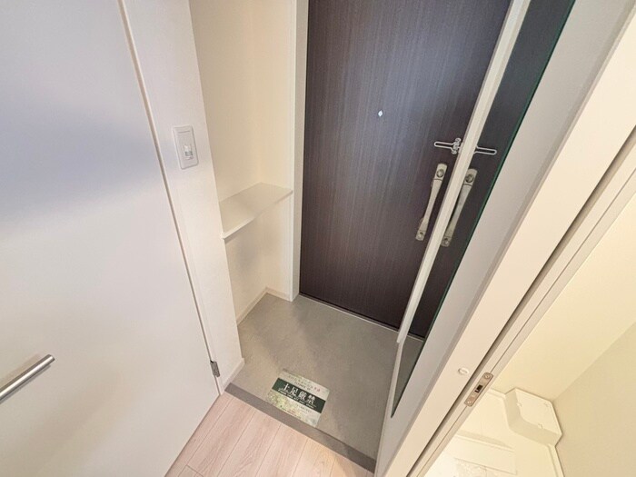 物件内観写真18　(玄関)