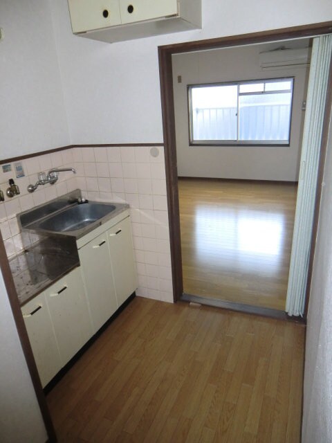 物件内観写真7　(玄関)