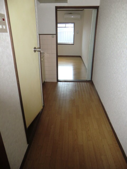 物件内観写真15　(廊下)