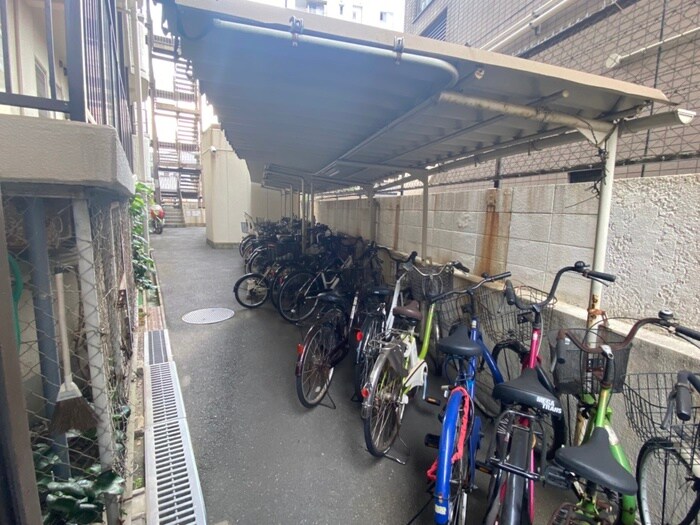 物件外観写真3　(駐輪場)