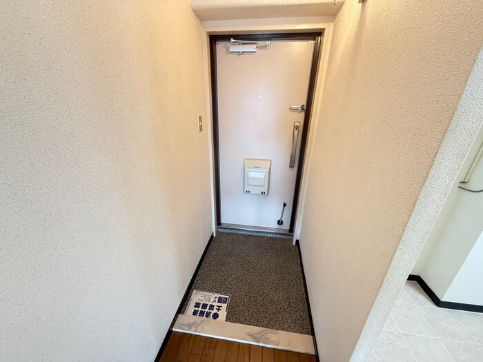 物件内観写真17　(玄関)