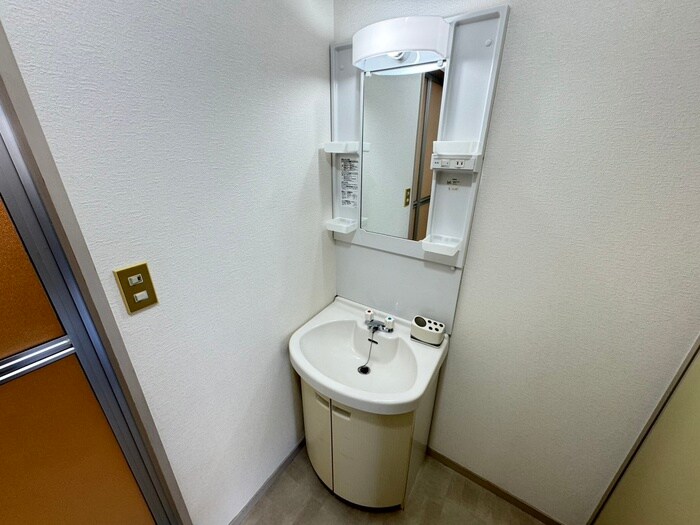 物件内観写真8　(洗面)