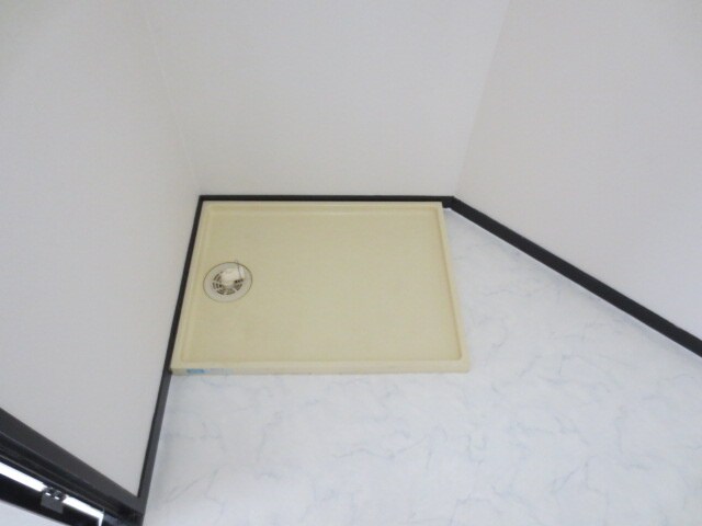 物件内観写真11　(洗濯機置場)