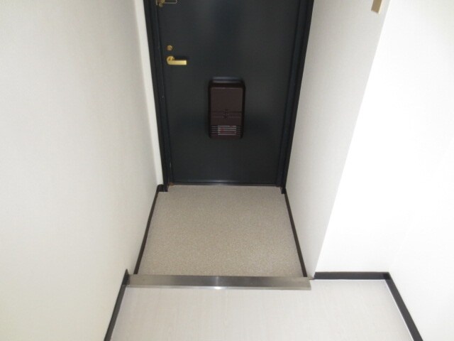 物件内観写真12　(玄関)