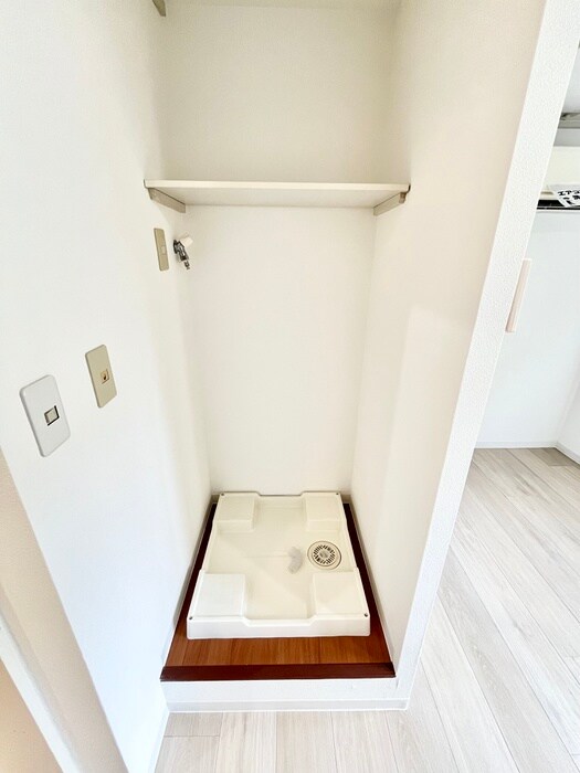 物件内観写真12　(洗濯機置場)