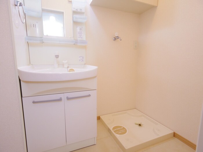 物件内観写真15　(洗濯機置場)