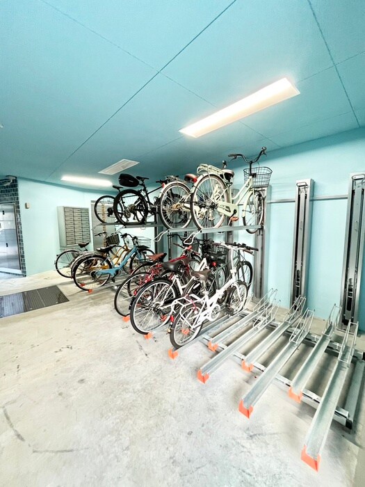 物件外観写真5　(駐輪場)