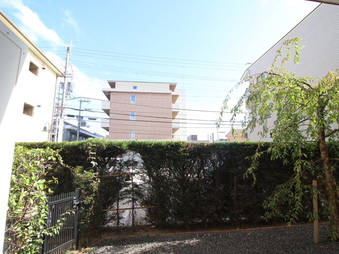 物件内観写真16　(室内からの展望)