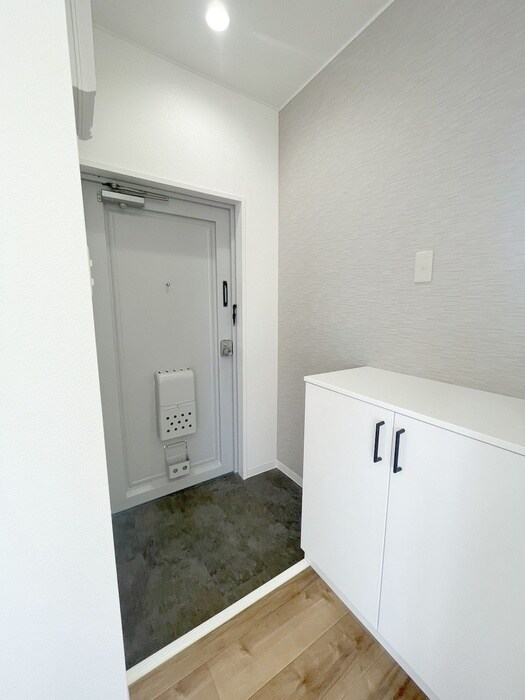 物件内観写真15　(玄関)