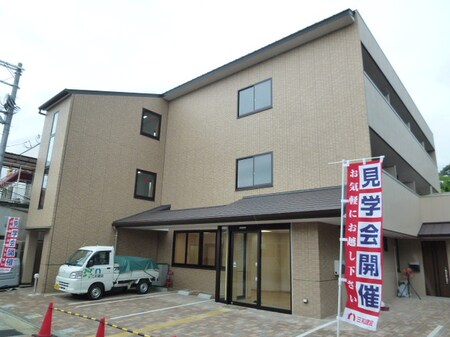 清荒神駅前ビル外観写真