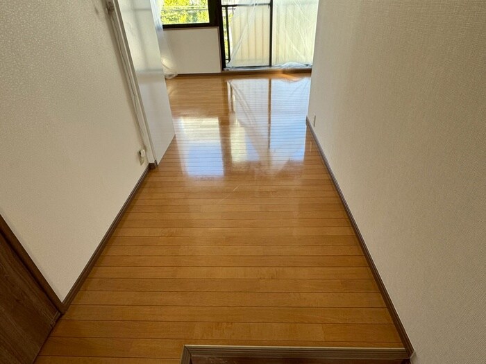 物件内観写真17　(廊下)