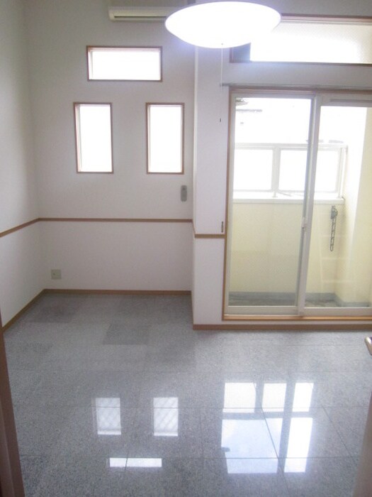 物件内観写真4　(居室)