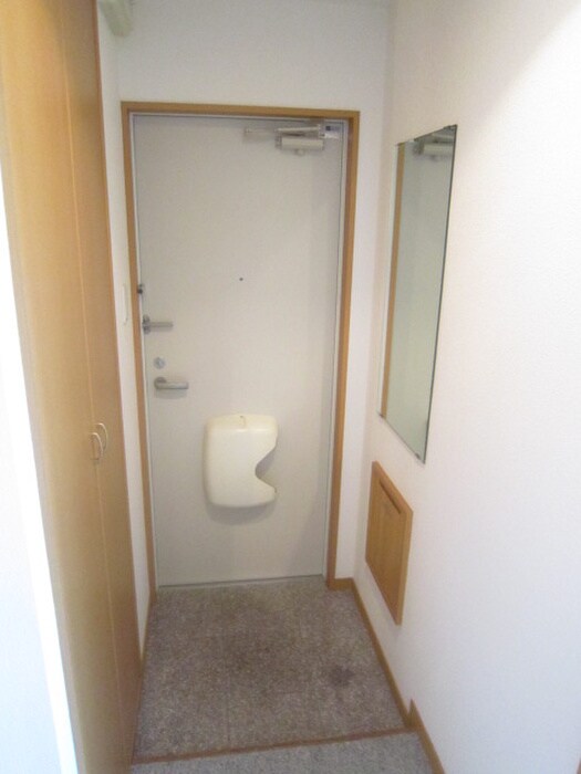 物件内観写真12　(玄関)