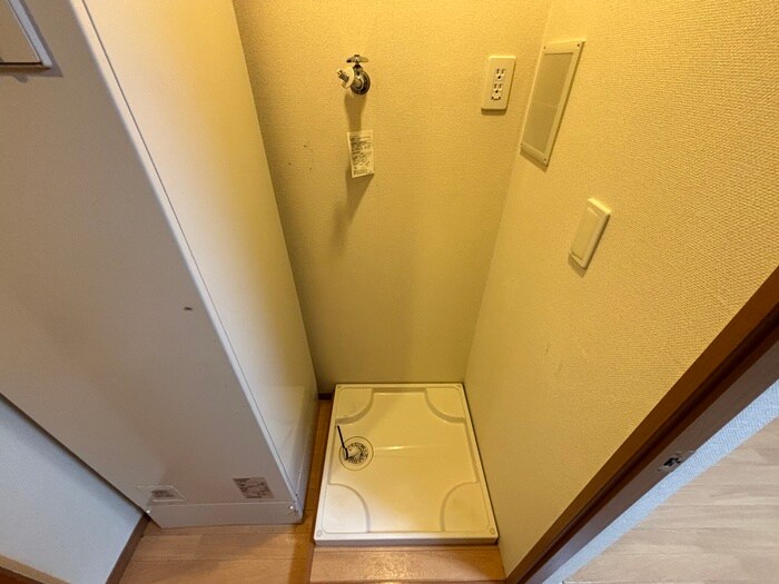 物件内観写真13　(洗濯機置場)