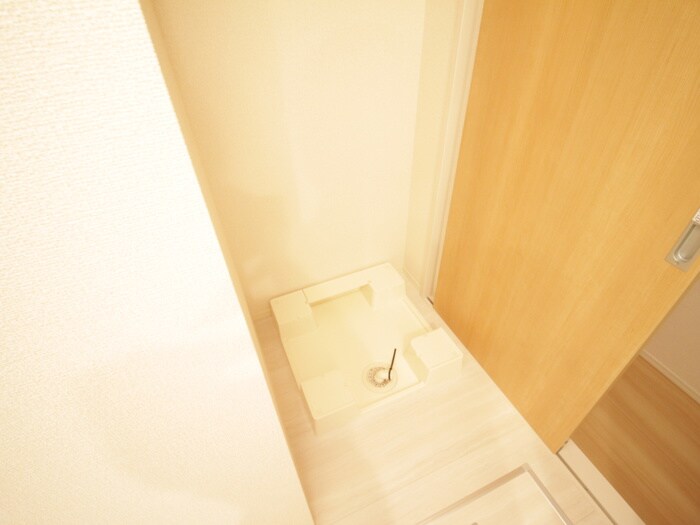 物件内観写真15　(洗濯機置場)