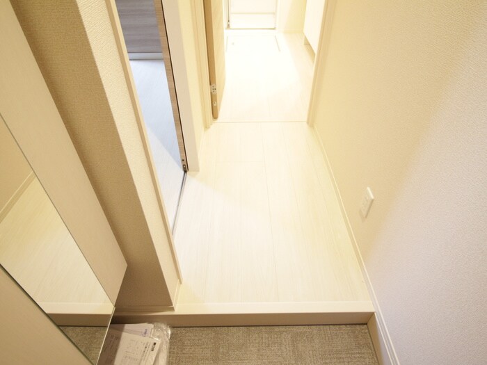 物件内観写真15　(玄関)