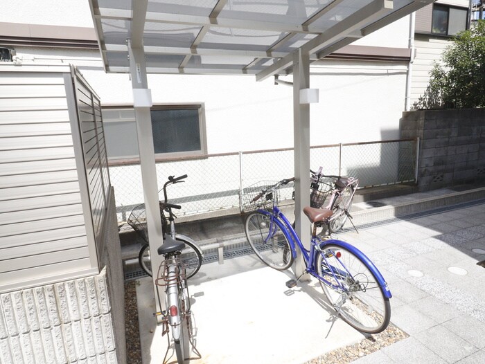 物件外観写真5　(駐輪場)