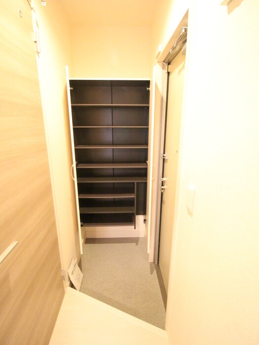 物件内観写真18　(靴箱)