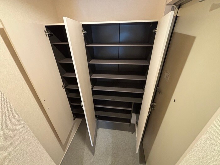 物件内観写真18　(靴箱)