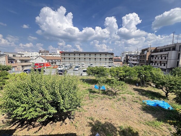 物件内観写真22　(室内からの展望)