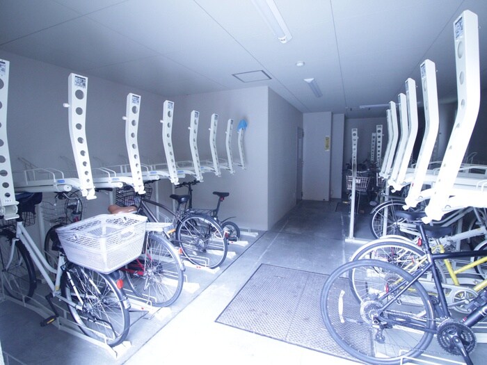 物件外観写真5　(駐輪場)