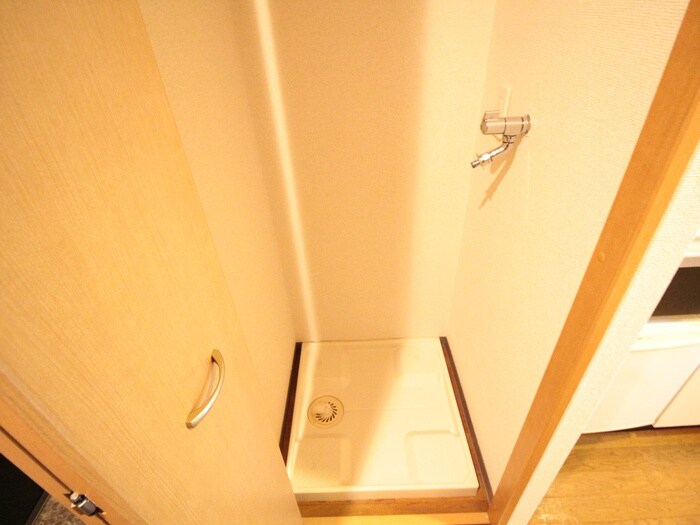 物件内観写真12　(洗濯機置場)