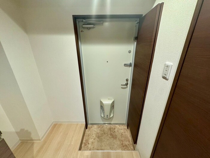 物件内観写真17　(玄関)