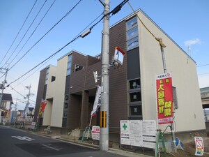 クレスト中外観写真