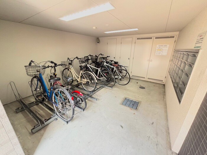物件外観写真3　(駐輪場)