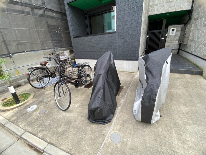 物件外観写真2　(駐輪場)