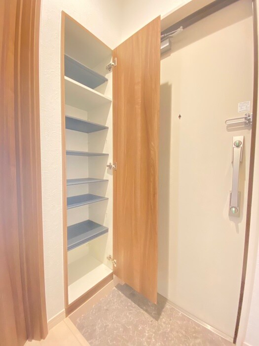 物件内観写真10　(靴箱)