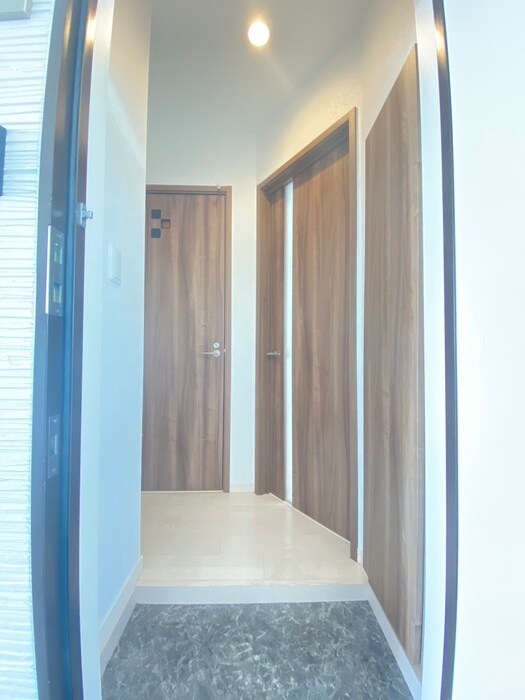 物件内観写真12　(玄関)