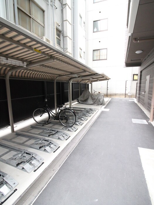 物件外観写真3　(駐輪場)