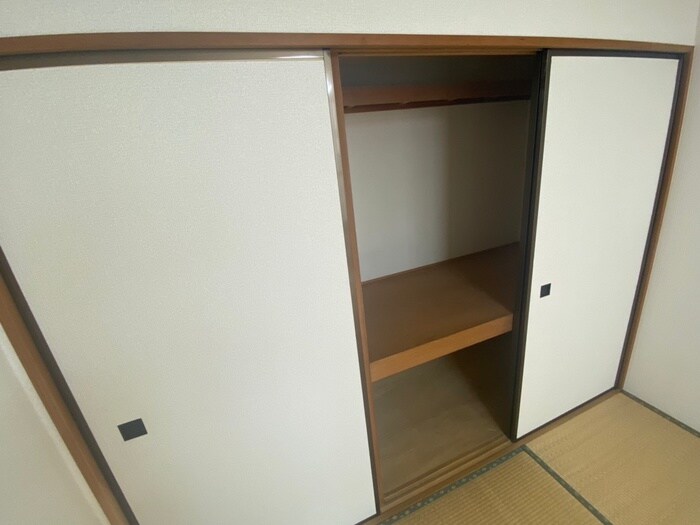 物件内観写真12　(収納)