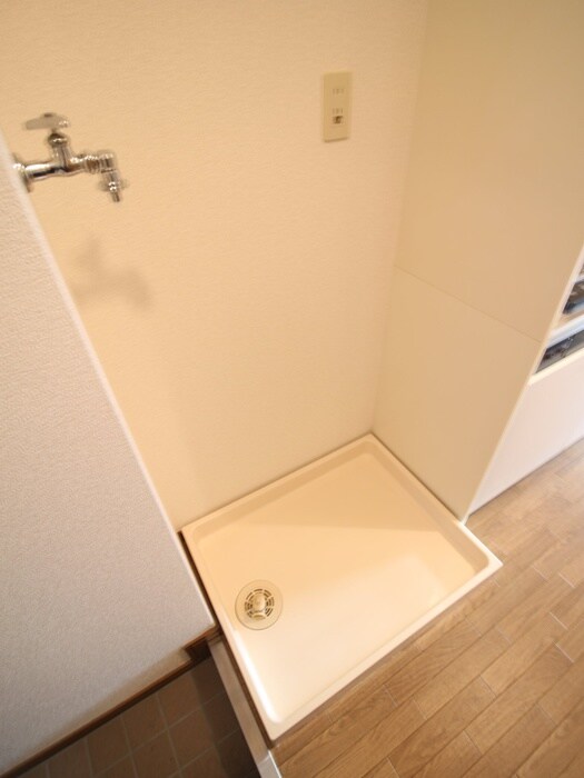 物件内観写真15　(洗濯機置場)